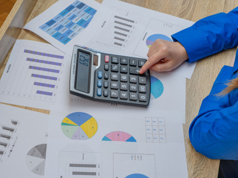 Assist Maram Overcome Financial Challenges to Fulfill her Lifelong Dream of Earning an Accounting Degree