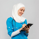 وئام تتحدى الظروف الصعبة وتواصل دراستها في التمريض، تحتاج لدعمكم لتكملة مشوارها الأكاديمي