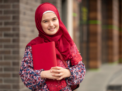 Bana lost her father and survived a traffic accident. She needs medical supplies for her treatment.