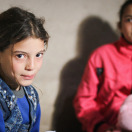 منذ عشر سنوات، تواصل ياسمين رحلة الكفاح لتربية أبنائها الثلاثة الأيتام بعد وفاة زوجها