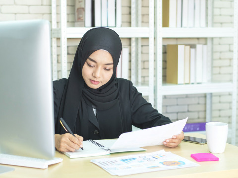 Farah needs 18 credit hours to complete her degree. Your support can help her graduate!