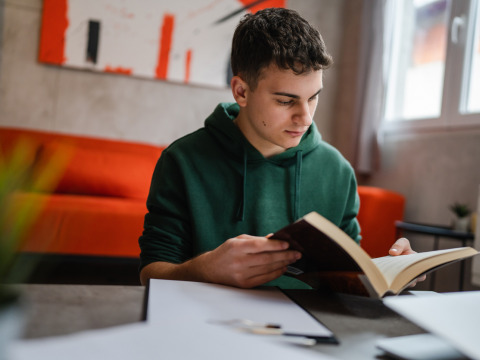 Ahmad is a young man battling cancer with a strong heart and determined to continue his studies despite pain and hardship