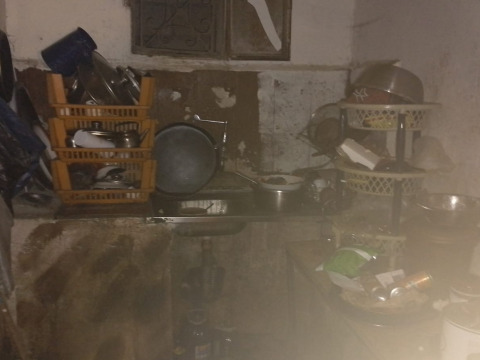Hadeya’s home lacks a fridge, stove, and washing machine. Help provide these essentials for her and her children