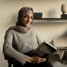 عبير مستمرة في تحقيق حلمها في دراسة فقه حنفي للحصول على شهادة البكالوريوس