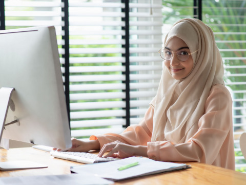 Second round of support for Thekrayat allows her to complete last 9 academic hours to graduate and help her mother