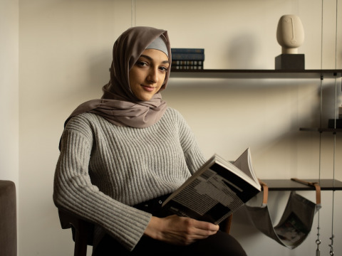 Help Abeer continue pursuing her dream of studying Hanafi Jurisprudence to obtain a Bachelor's Degree