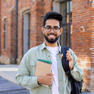 ساعد بشار، الطالب المجتهد، على مواصلة تعليمه والاقتراب من التخرج