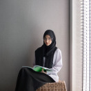 Sarah, a high school senior, strives for success after losing her father, while her mom supports her and five siblings