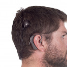 محمد فقد سمعه إثر جلطة دماغية وأُجريت له زراعة قوقعة، ويحتاج لدعمكم لتأمين بطاريات لجهازه ليستمر بالسماع